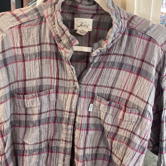 Vintage Levi’s button up belted shirt size M - Picture 2 of 9